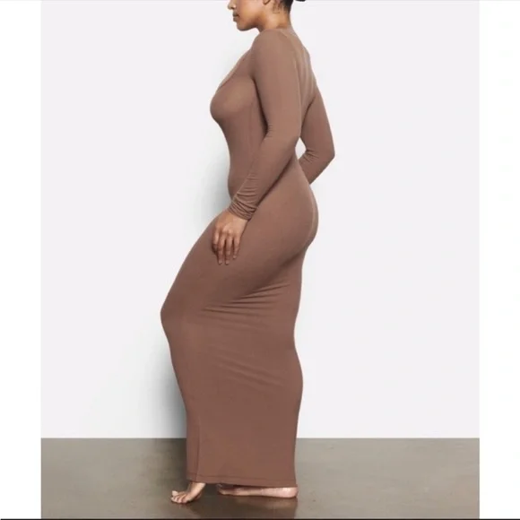 Skims long sleeve dress - Picture 2 of 6